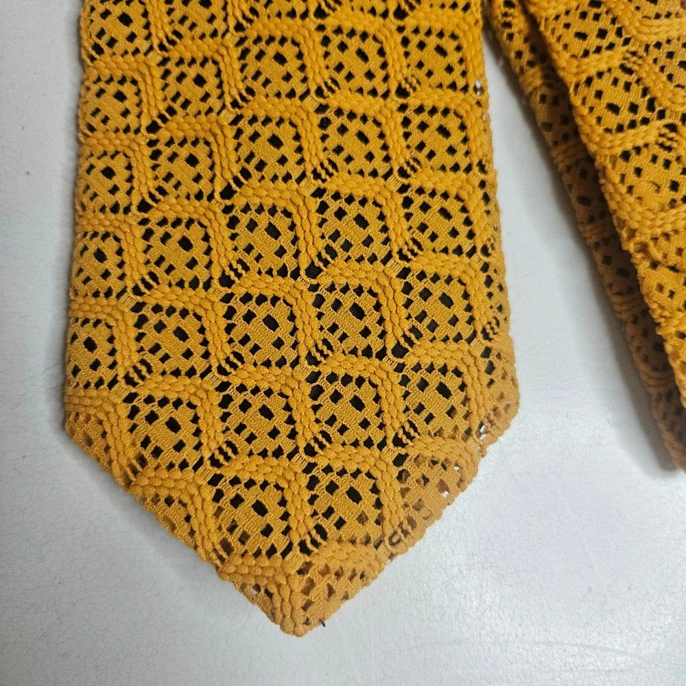 Vtg Harris & Frank Castle Mustard Yellow Crochet Knit Lace Necktie Retro Gold